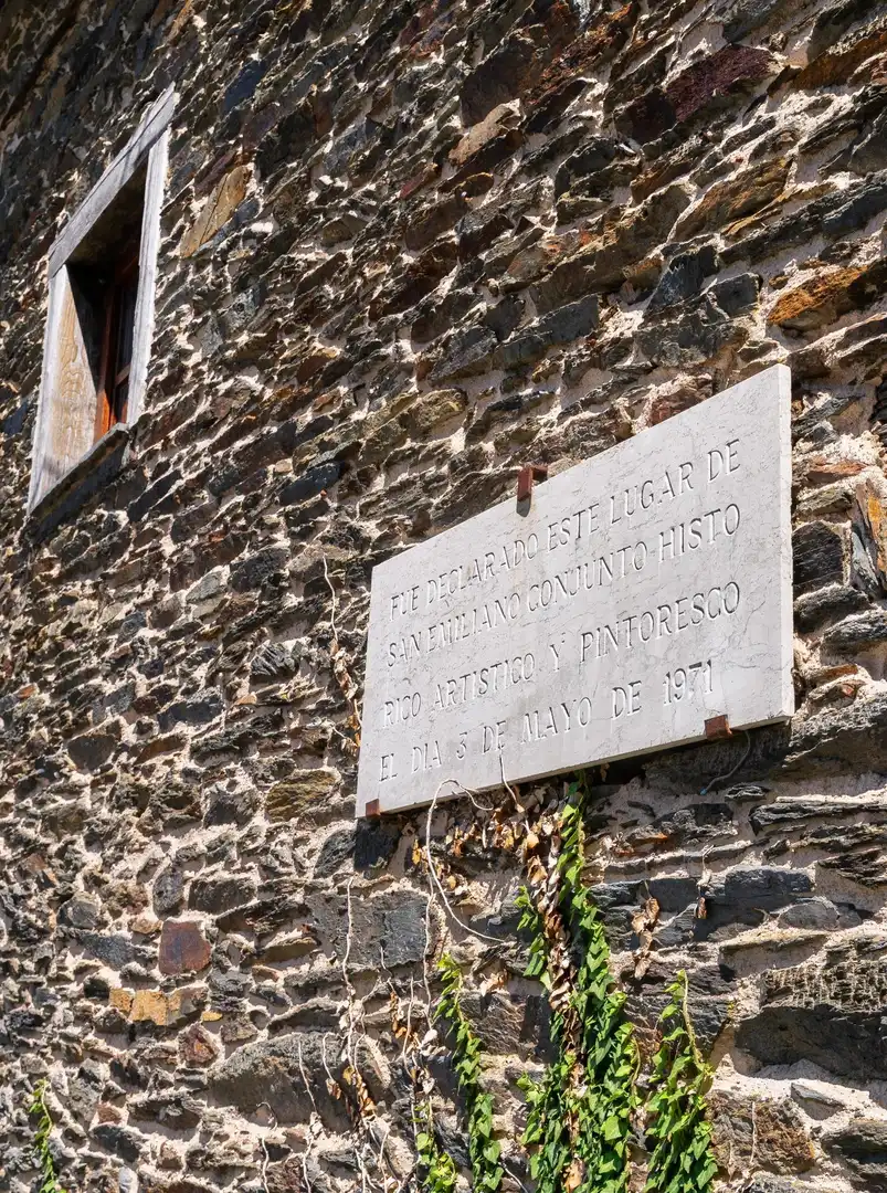 Vista exterior de Casa o xalet en venda en Allande amb Jardí privat i Balcó