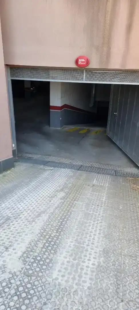 Parkplatz von Garage zur Miete in Quart