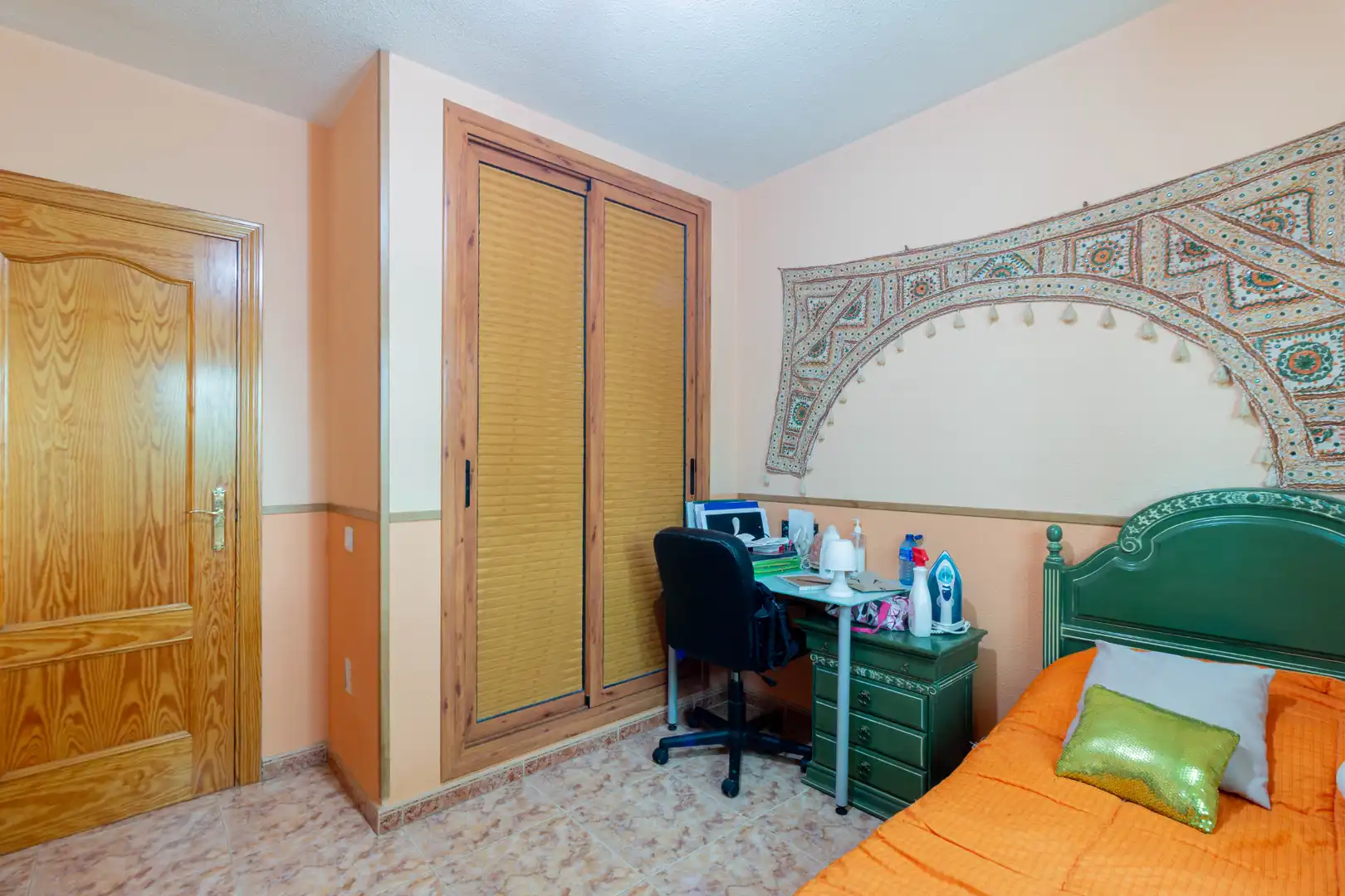 Habitación de Casa o chalet en venta en Nuevo Baztán con Aire acondicionado, Calefacción y Jardín privado