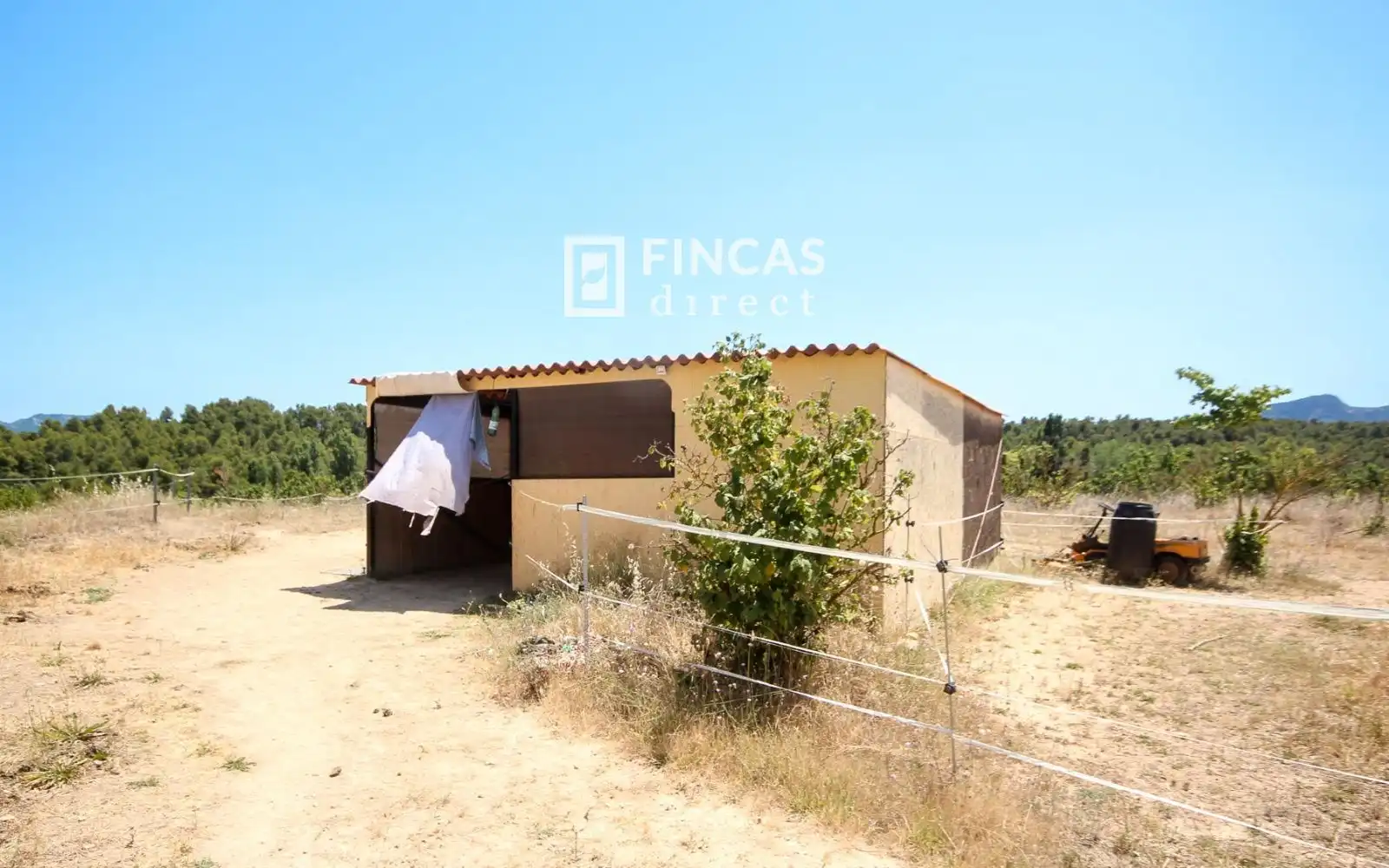 Country homes for sale in Cretas  with Air Conditioner