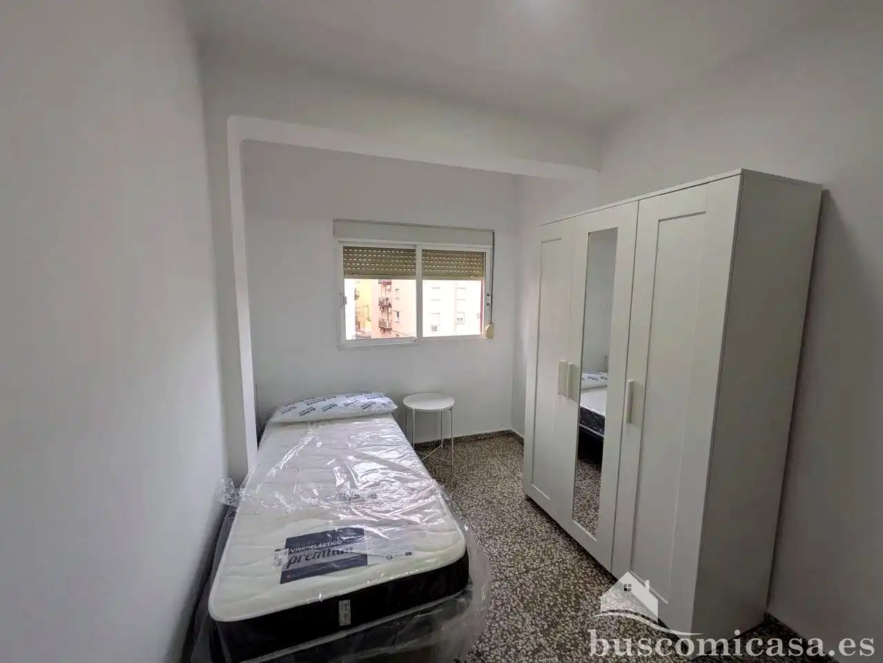 Habitación de Piso para compartir en Linares con Aire acondicionado y Amueblado