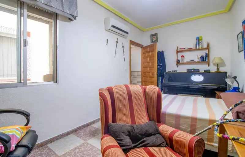 Bedroom of Houses for sale in Úbeda  with Air Conditioner, Terrace and Storage room