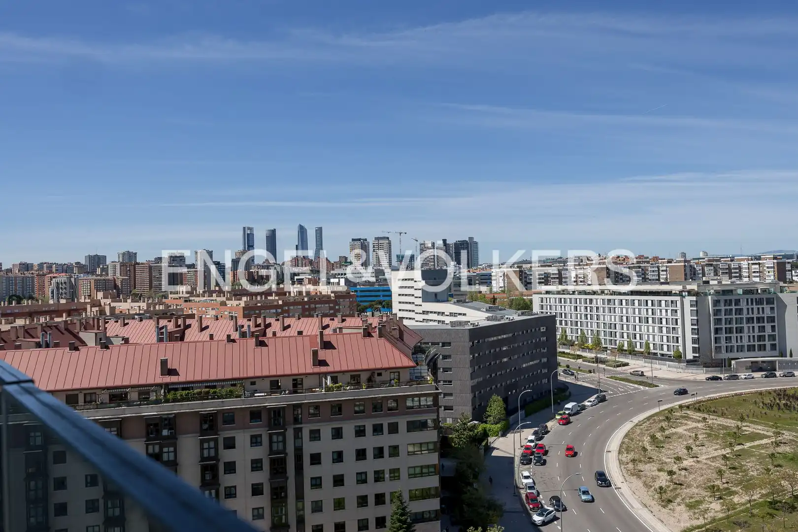 Vista exterior de Piso en venta en Madrid con Calefacción, Trastero y Piscina