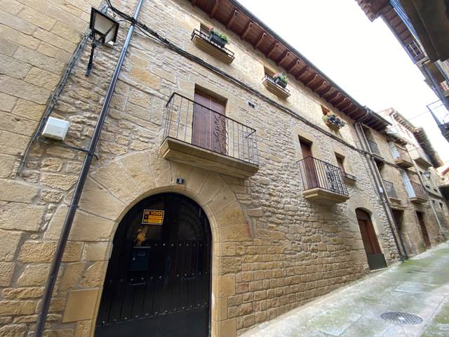 Dúplex en Venta en Calle Mediavilla en Uncastillo