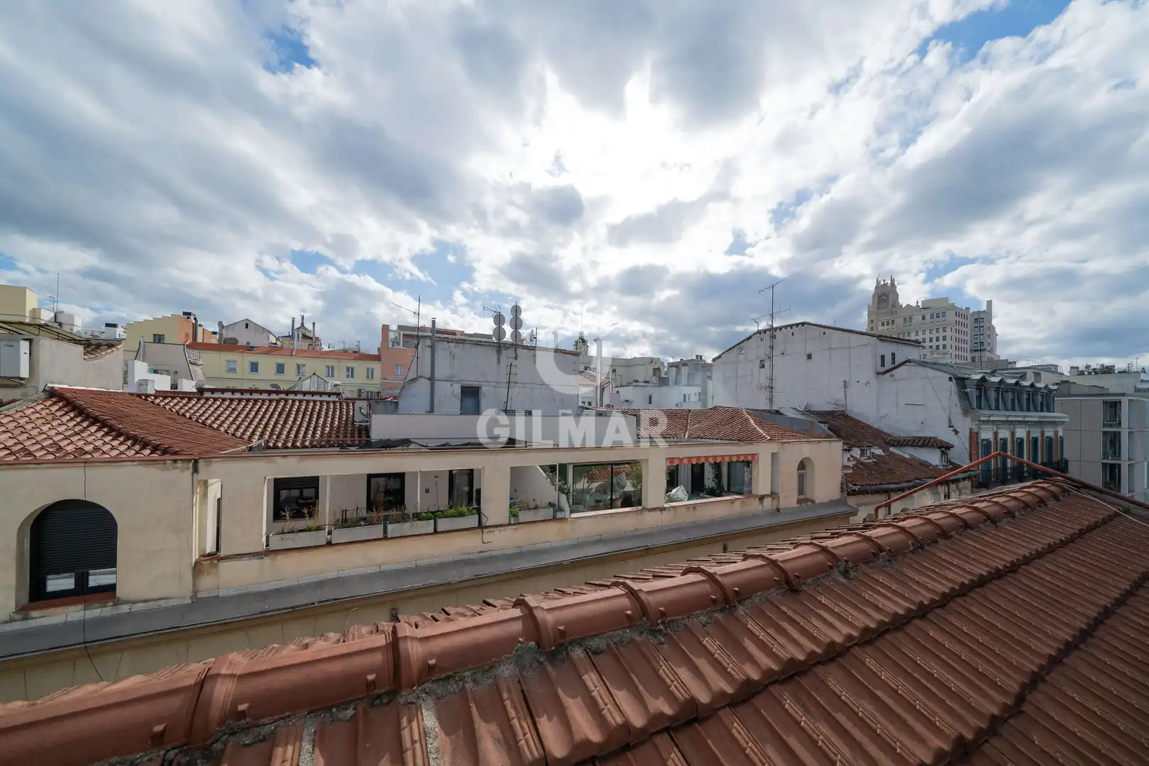 Vista exterior de Àtic en venda en Madrid amb Calefacció