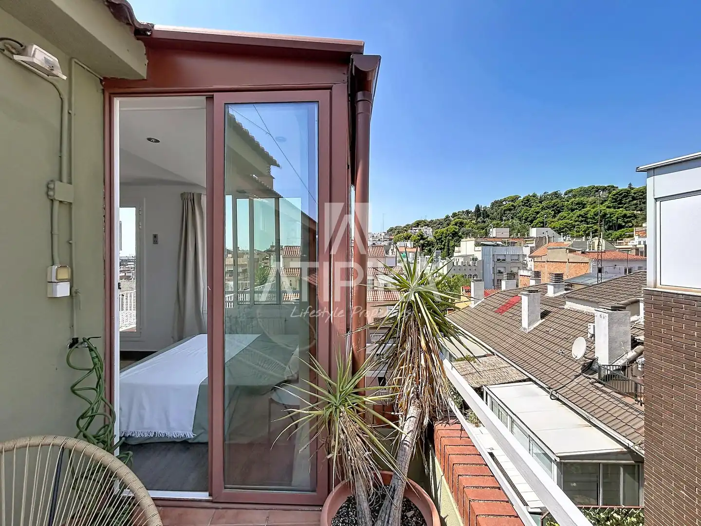 Schlafzimmer von Dachboden zur Miete in Barcelona mit Klimaanlage, Heizung und Terrasse