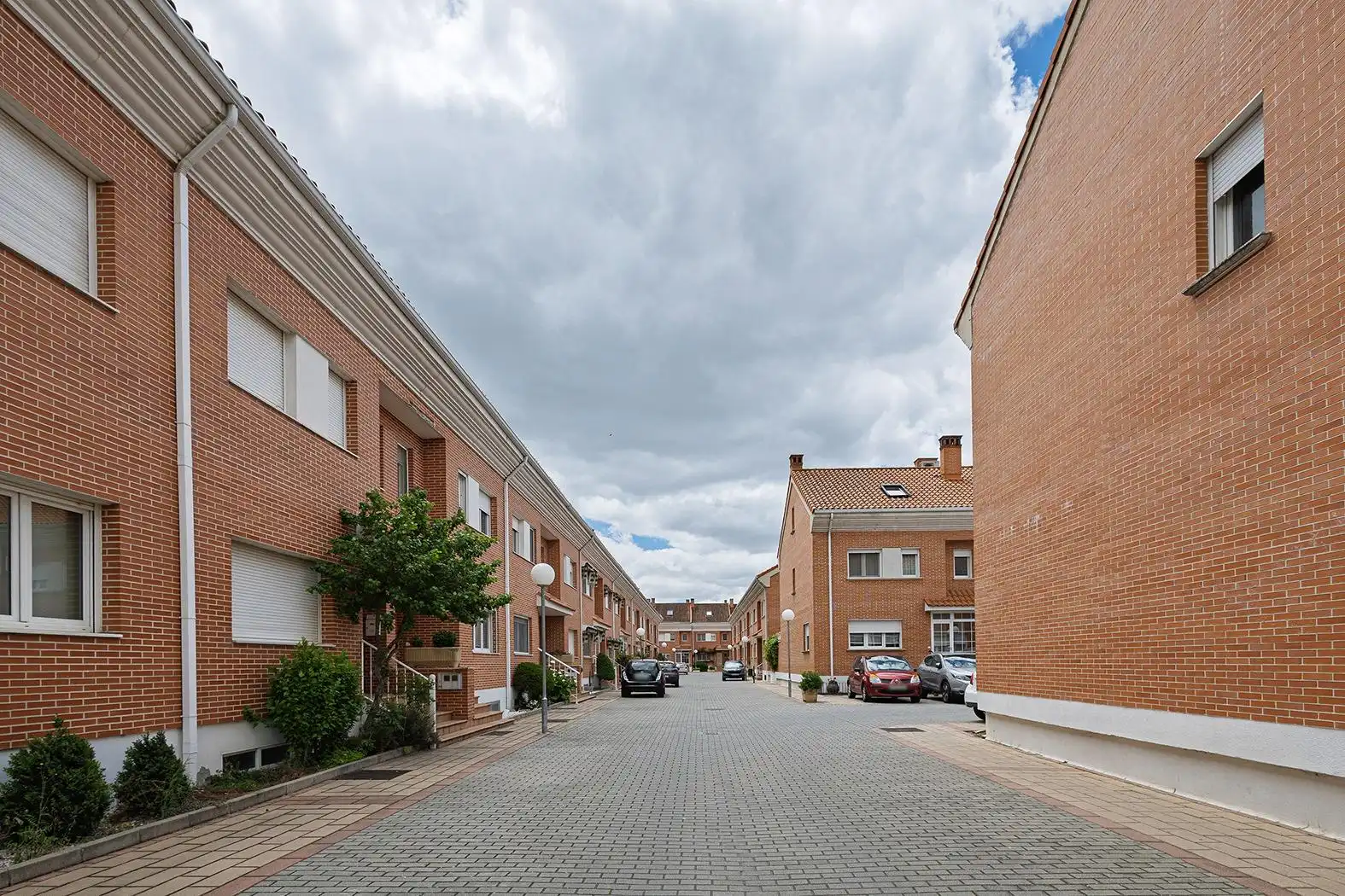 Vista exterior de Casa o xalet en venda en Valladolid amb Calefacció, Jardí privat i Parquet