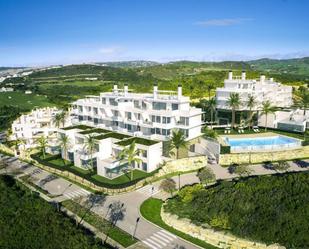 Vista exterior de Casa adosada en venda en Casares amb Aire condicionat, Jardí privat i Terrassa