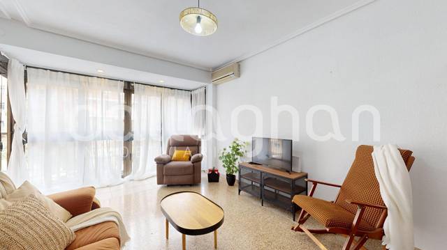 Piso en Venta en Calle LUIS OLIAG en Mont-Olivet