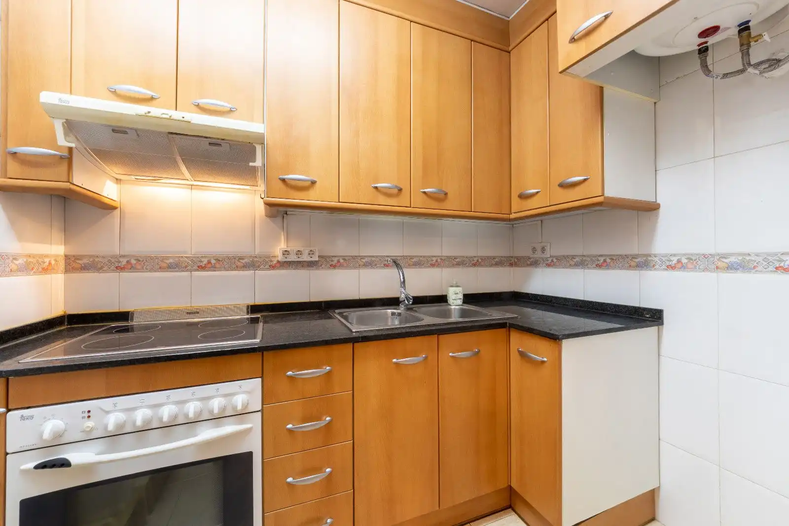 Kitchen of Flat for sale in Tarragona  with Air Conditioner, Terrace and Furnished