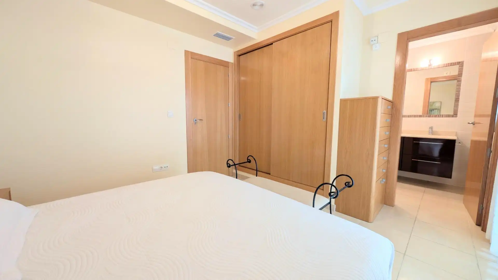 Dormitori de Casa o xalet de lloguer en Santa Pola amb Aire condicionat, Calefacció i Jardí privat