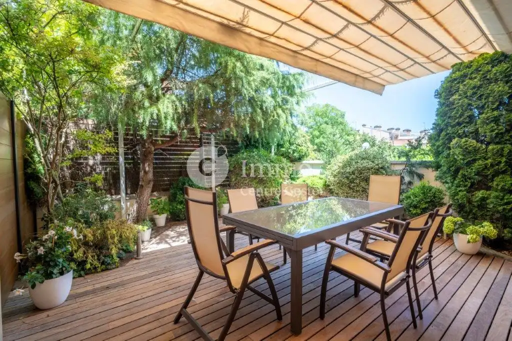 Terrasse von Einfamilien-Reihenhaus zum Verkauf in Lleida mit Klimaanlage, Heizung und Privatgarten