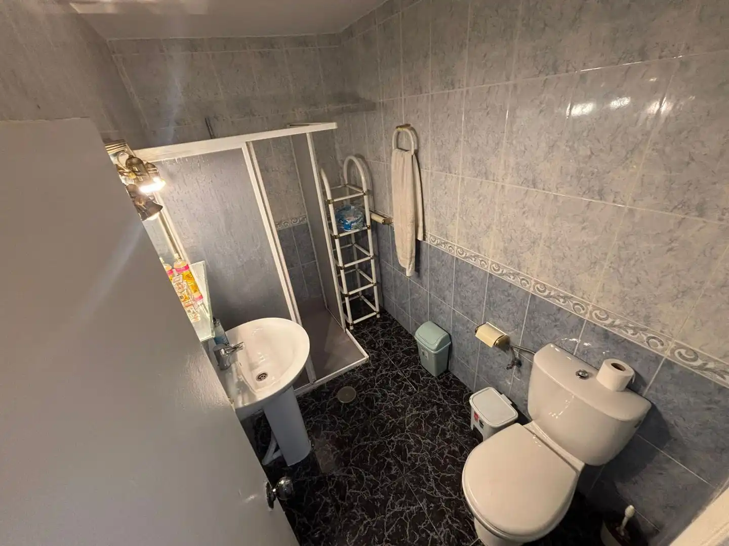 Bathroom of Flat for sale in Jaén  with Air Conditioner and Furnished