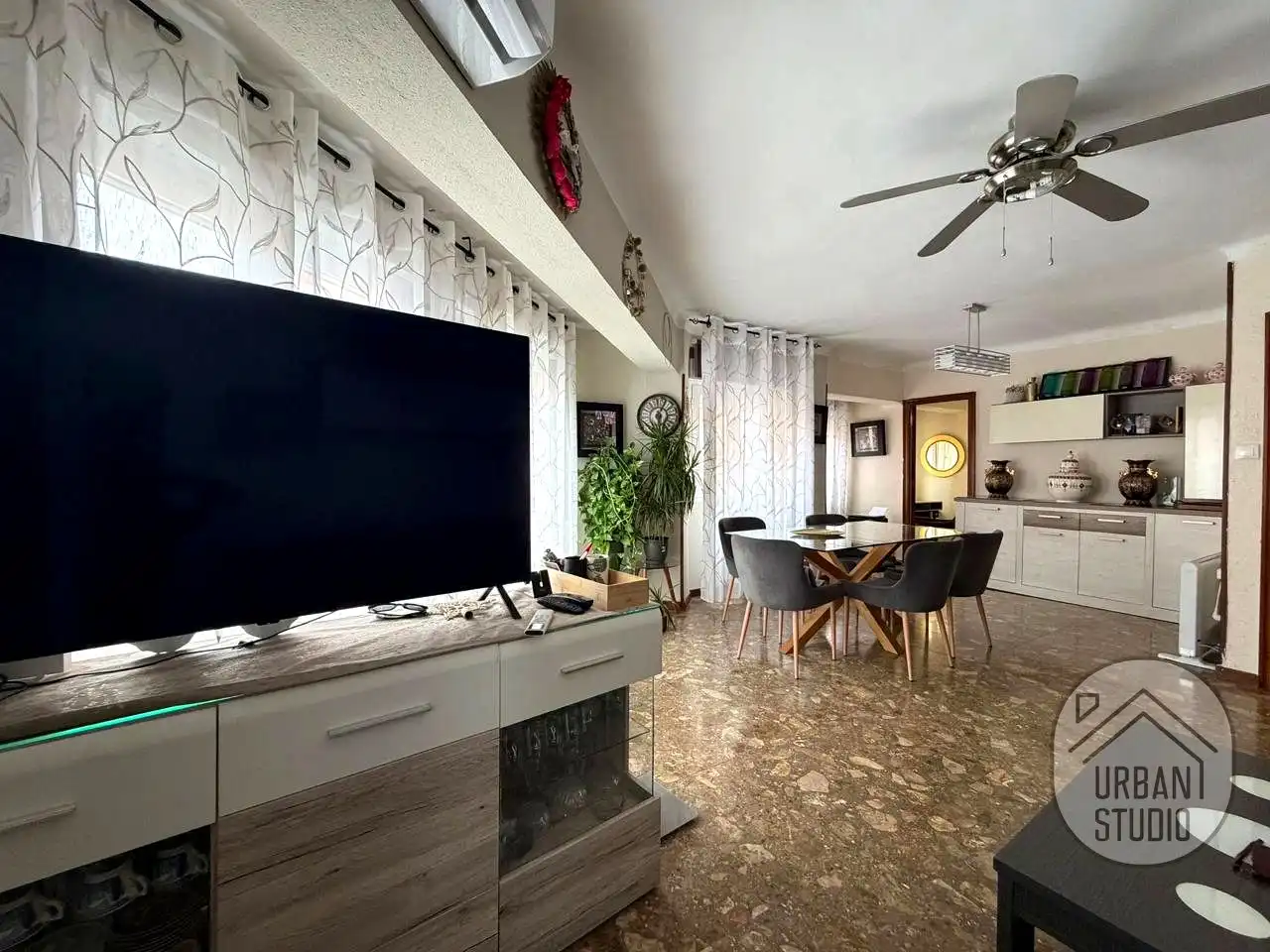 Living room of Flat for share in Alicante / Alacant  with Furnished