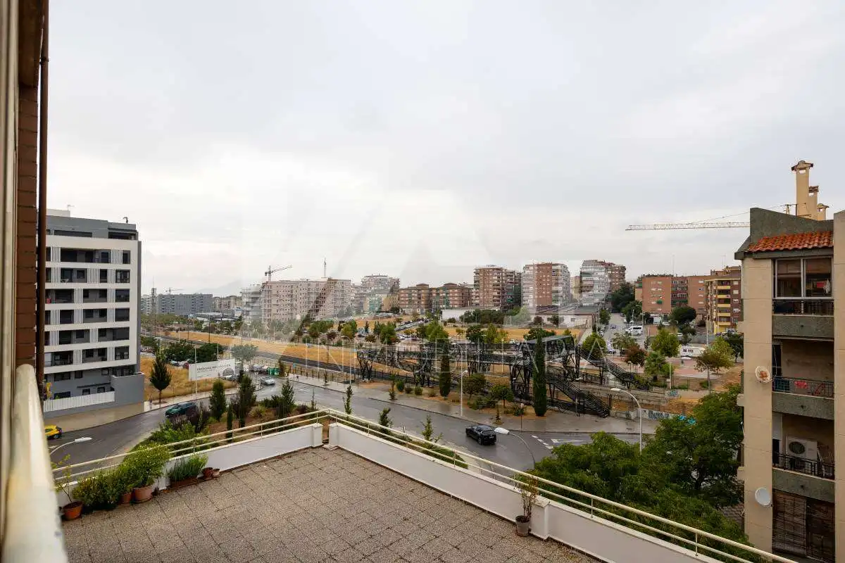 Piso con piscina en venta en Calle Cádiar 10, imagen 31
