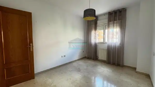 Schlafzimmer von Wohnung zur Miete in Granada mit Klimaanlage, Heizung und Waschmaschine