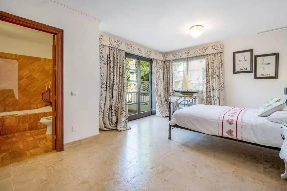 Chalet con piscina en venta en La Quinta, imagen 46
