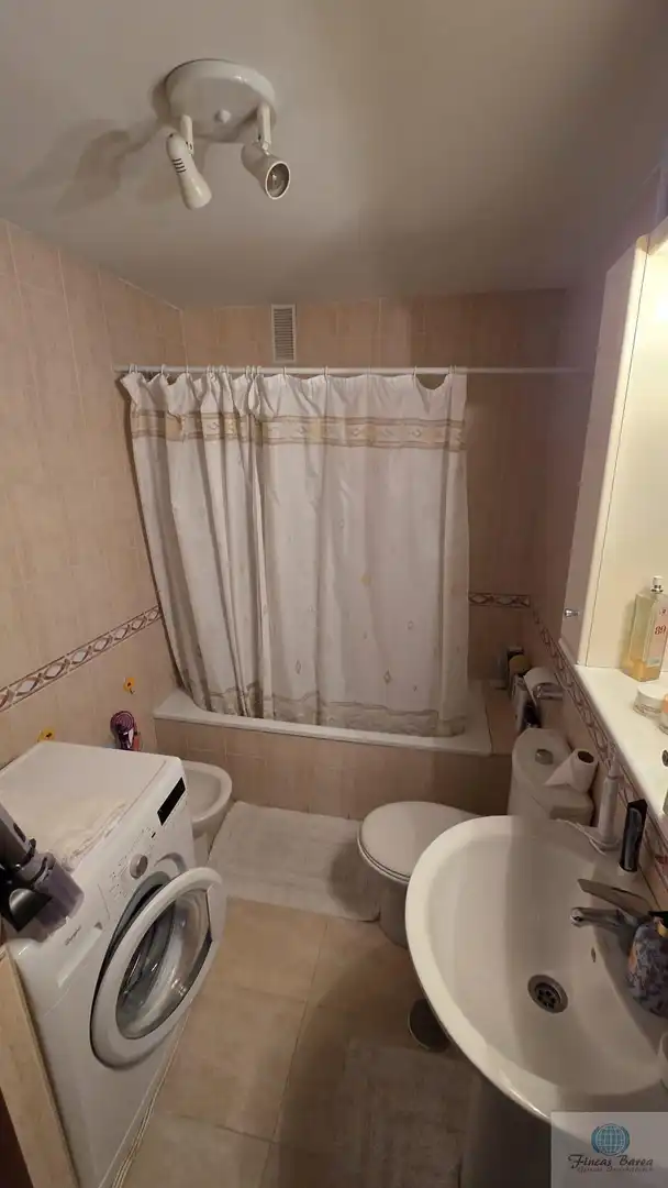 Bathroom of Flat for sale in Fuengirola  with Air Conditioner, Terrace and Community pool