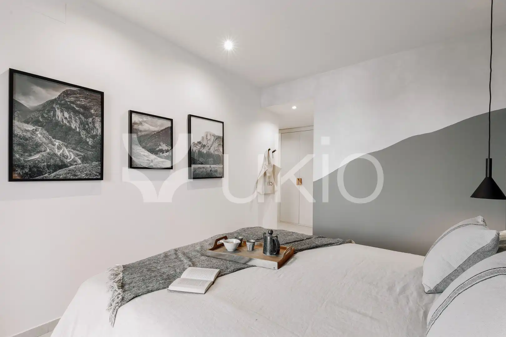 Dormitori de Apartament de lloguer en Barcelona amb Aire condicionat, Calefacció i Terrassa