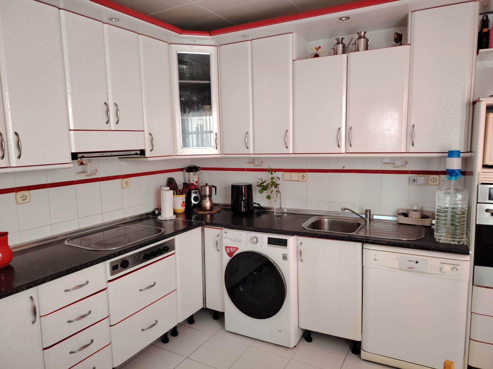 Kitchen of Flat for sale in Cartagena  with Air Conditioner and Oven