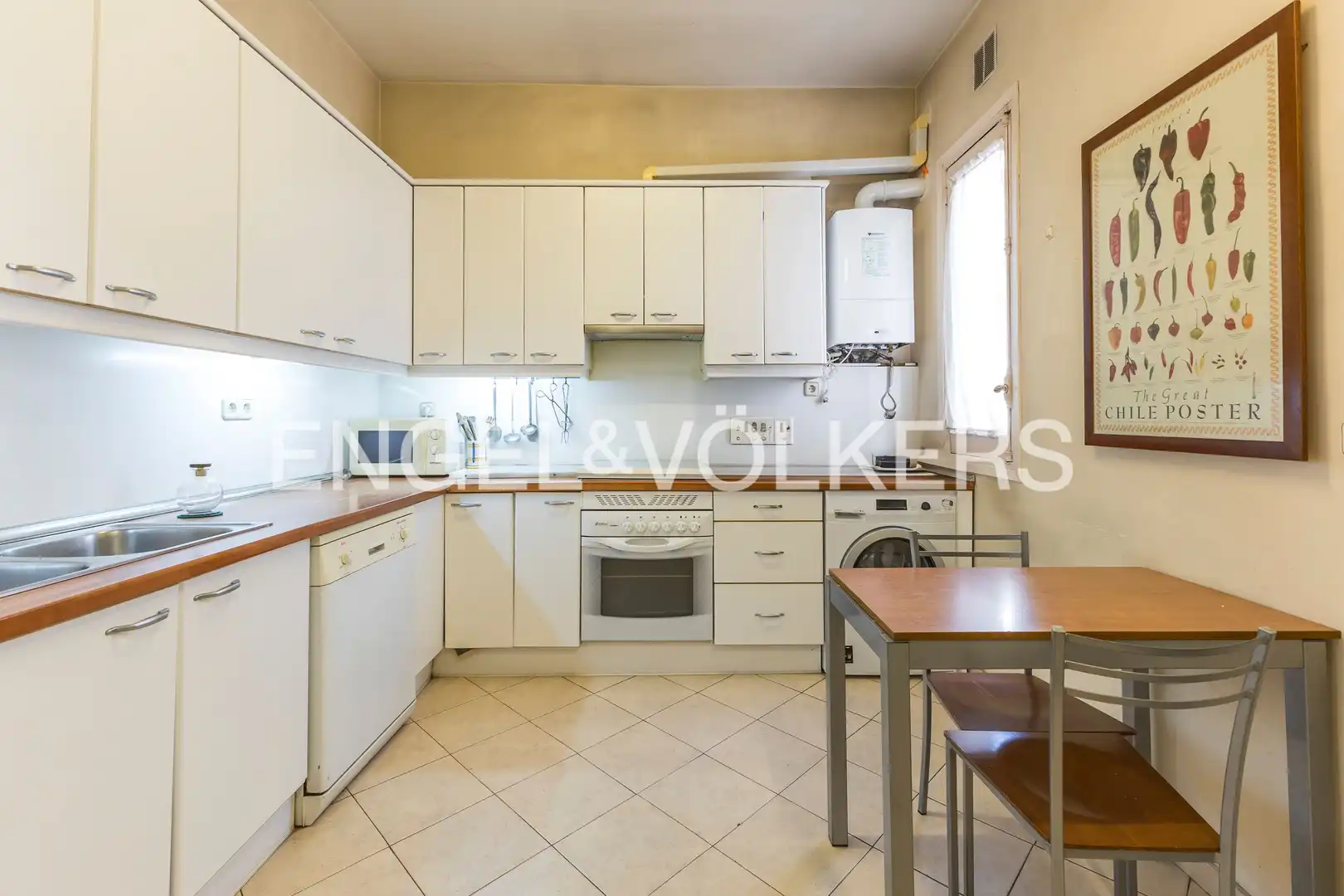 Kitchen of Flat for sale in Madrid  with Air Conditioner, Heating and Storage room