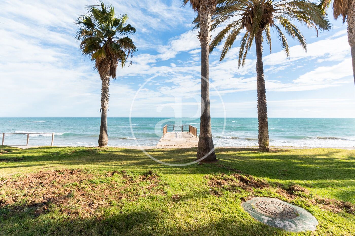 Vista exterior de Àtic en venda en Oropesa del Mar / Orpesa amb Aire condicionat, Calefacció i Jardí privat