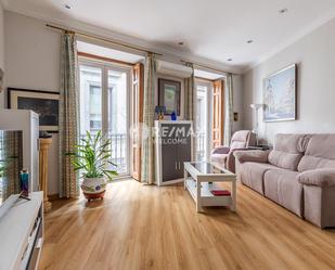 Living room of Flat for sale in  Madrid Capital  with Air Conditioner, Heating and Terrace