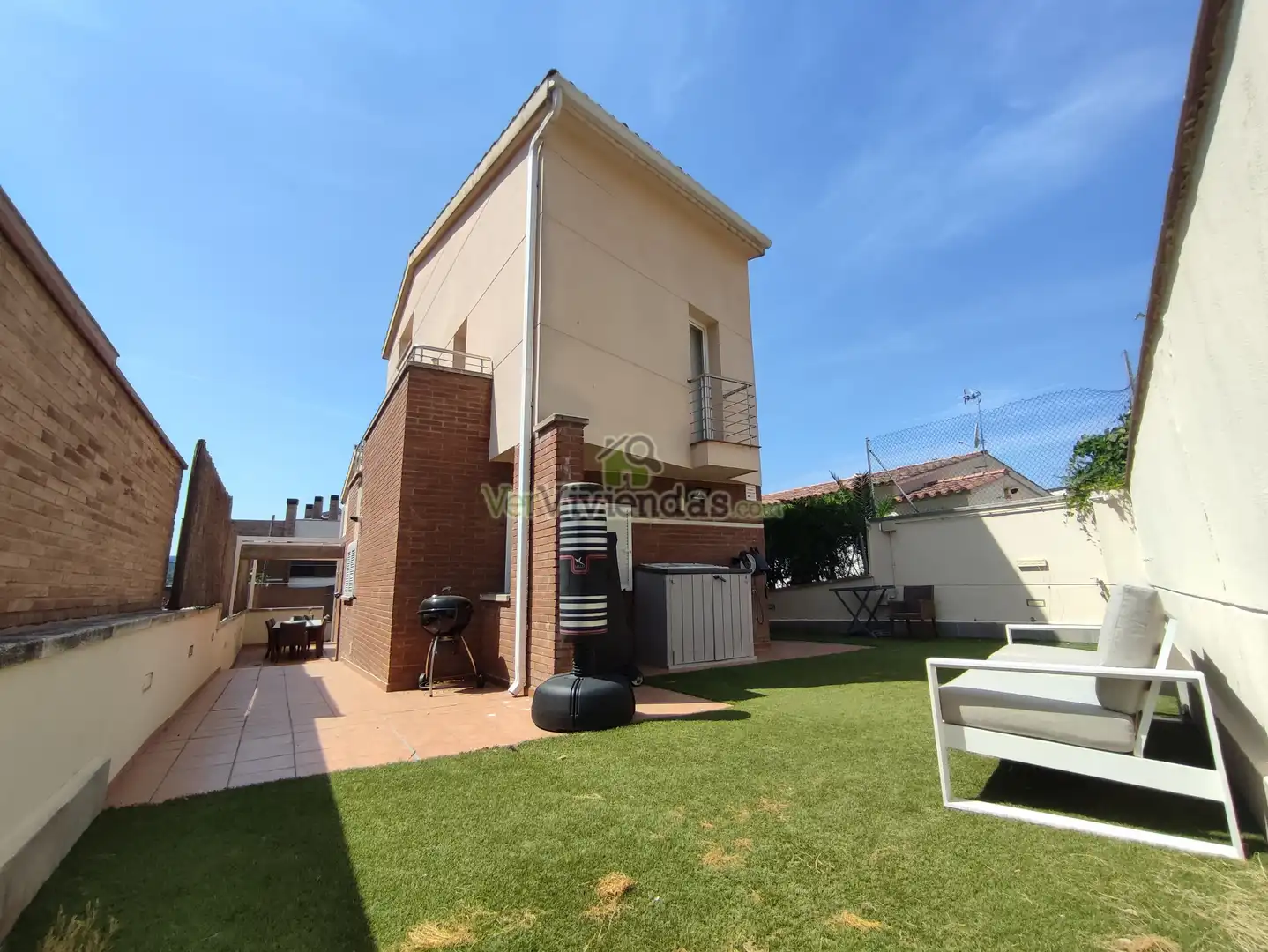 Jardí de Casa o xalet en venda en Cerdanyola del Vallès amb Aire condicionat, Calefacció i Jardí privat