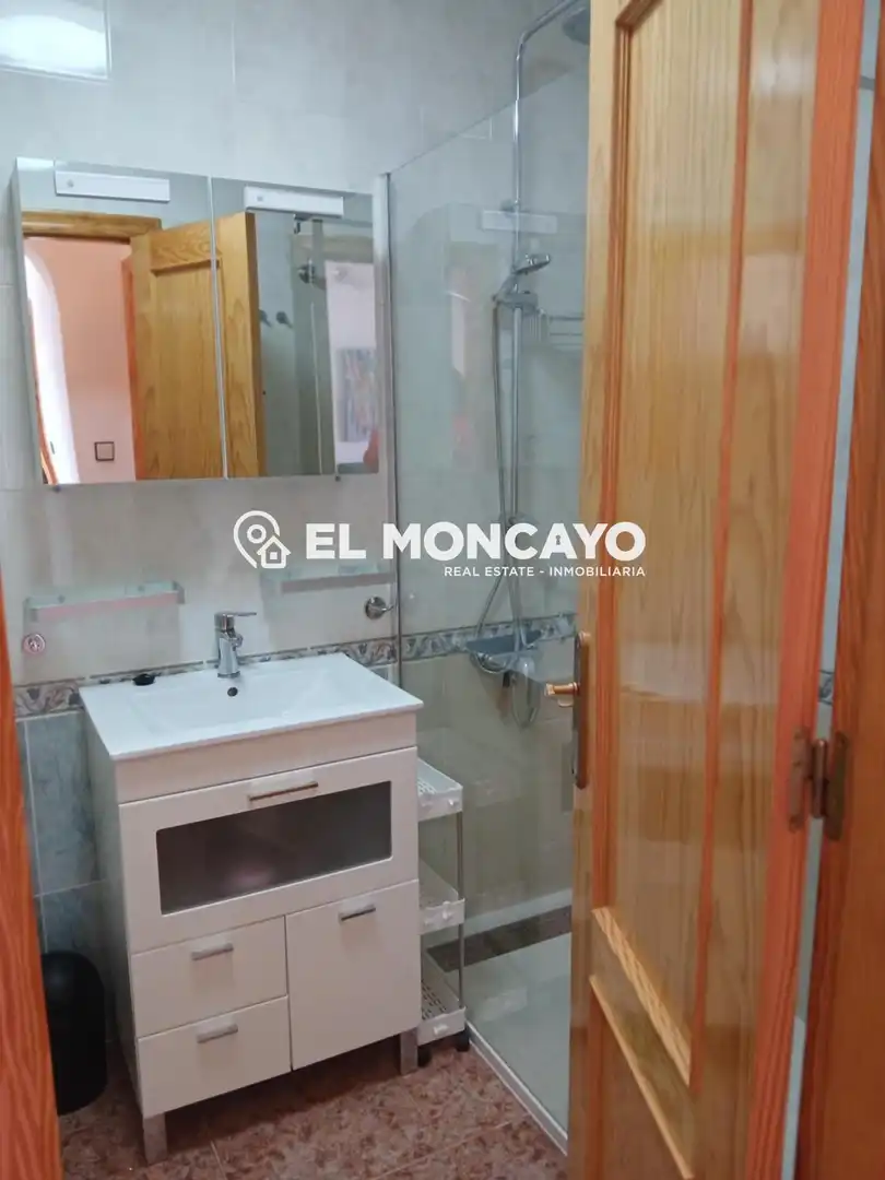 Bany de Casa o xalet en venda en Orihuela amb Aire condicionat, Calefacció i Jardí privat