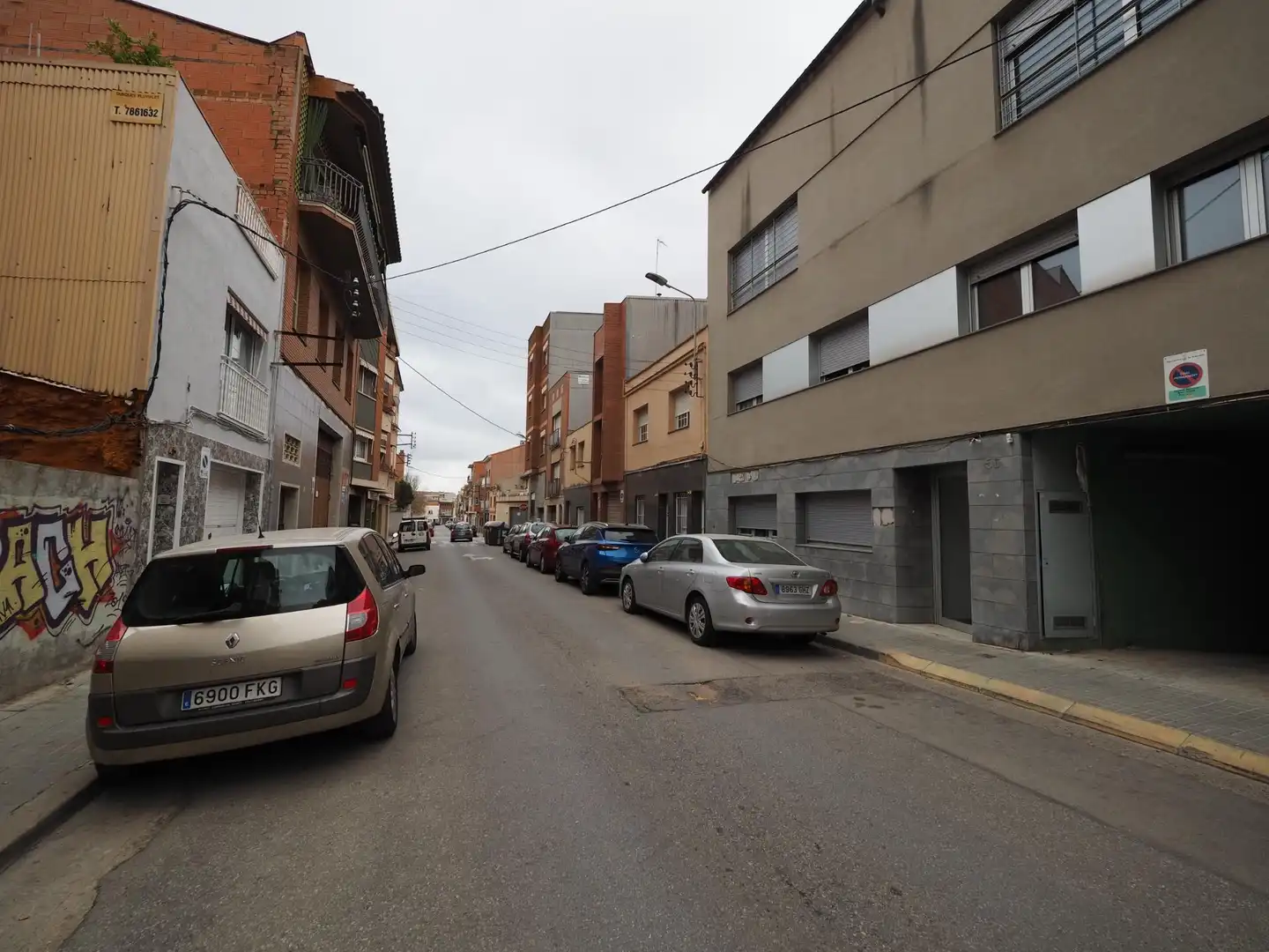 Außenansicht von Gebäude zum Verkauf in Sabadell