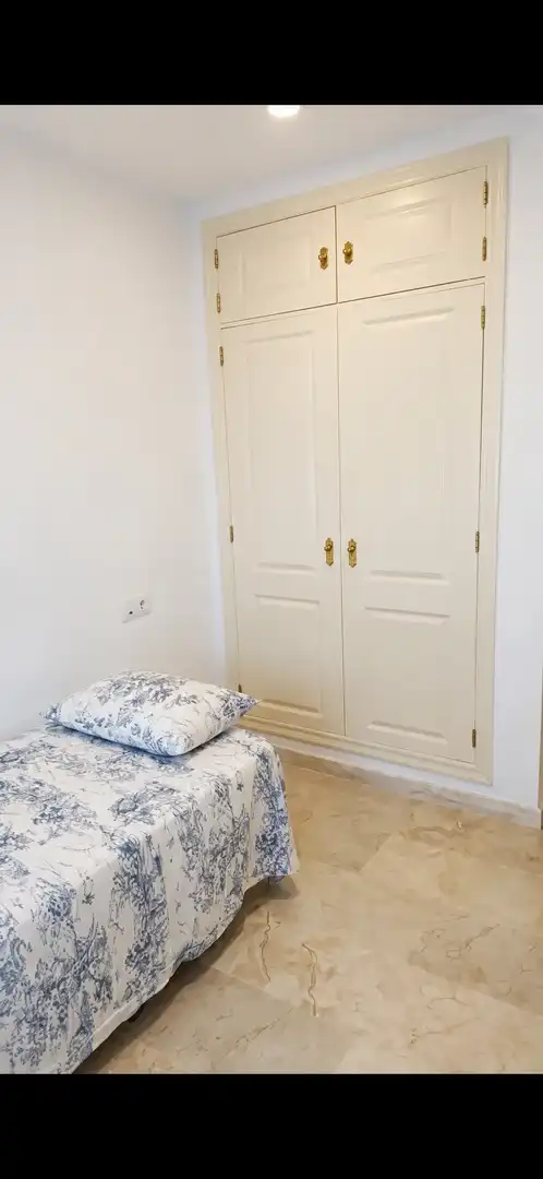 Schlafzimmer von Wohnung zur Miete in Fuengirola mit Klimaanlage, Terrasse und Abstellraum