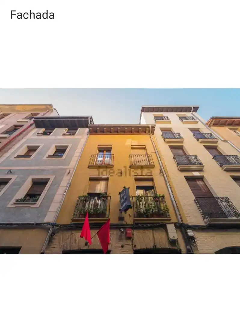 Vista exterior de Pis en venda en  Pamplona / Iruña amb Balcó