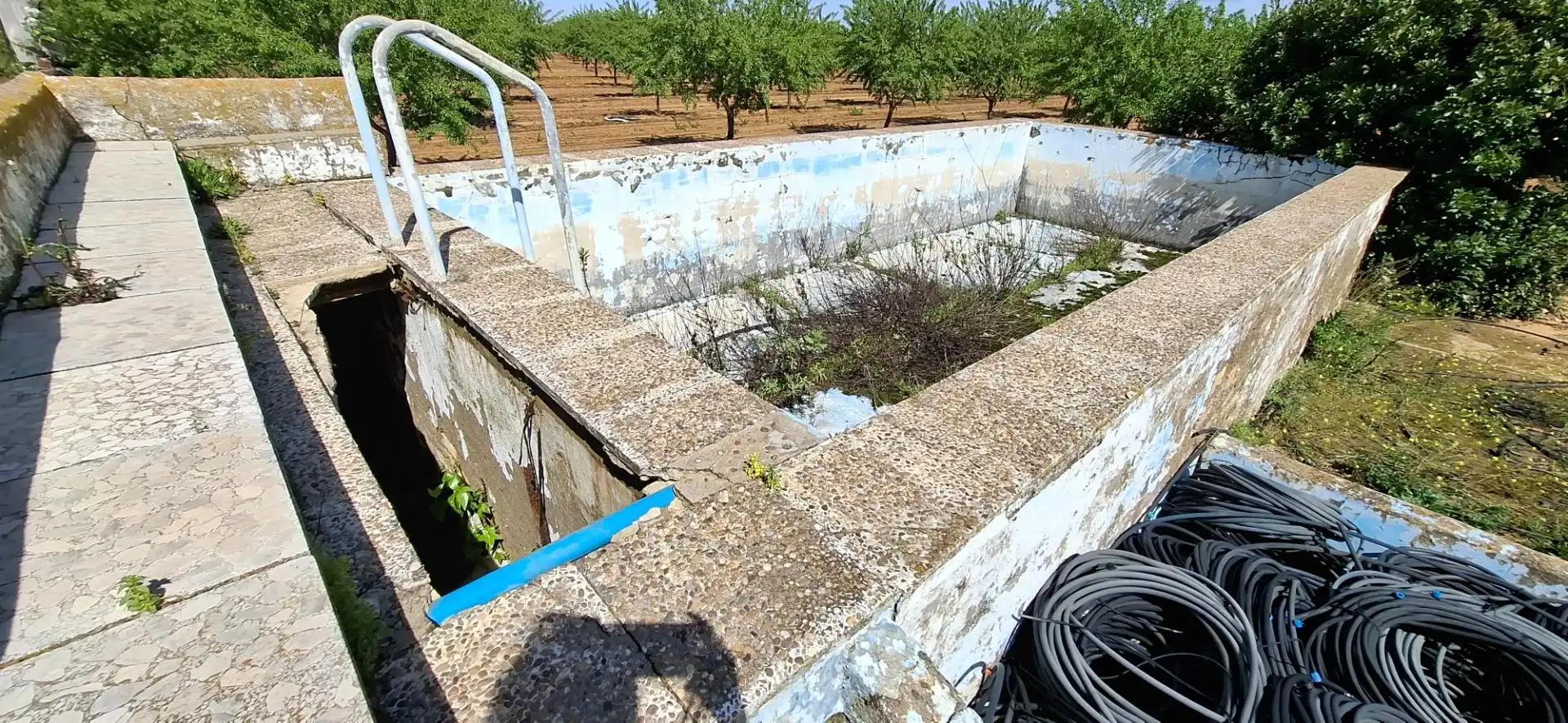 Piscina de Terreno en venta en Utrera