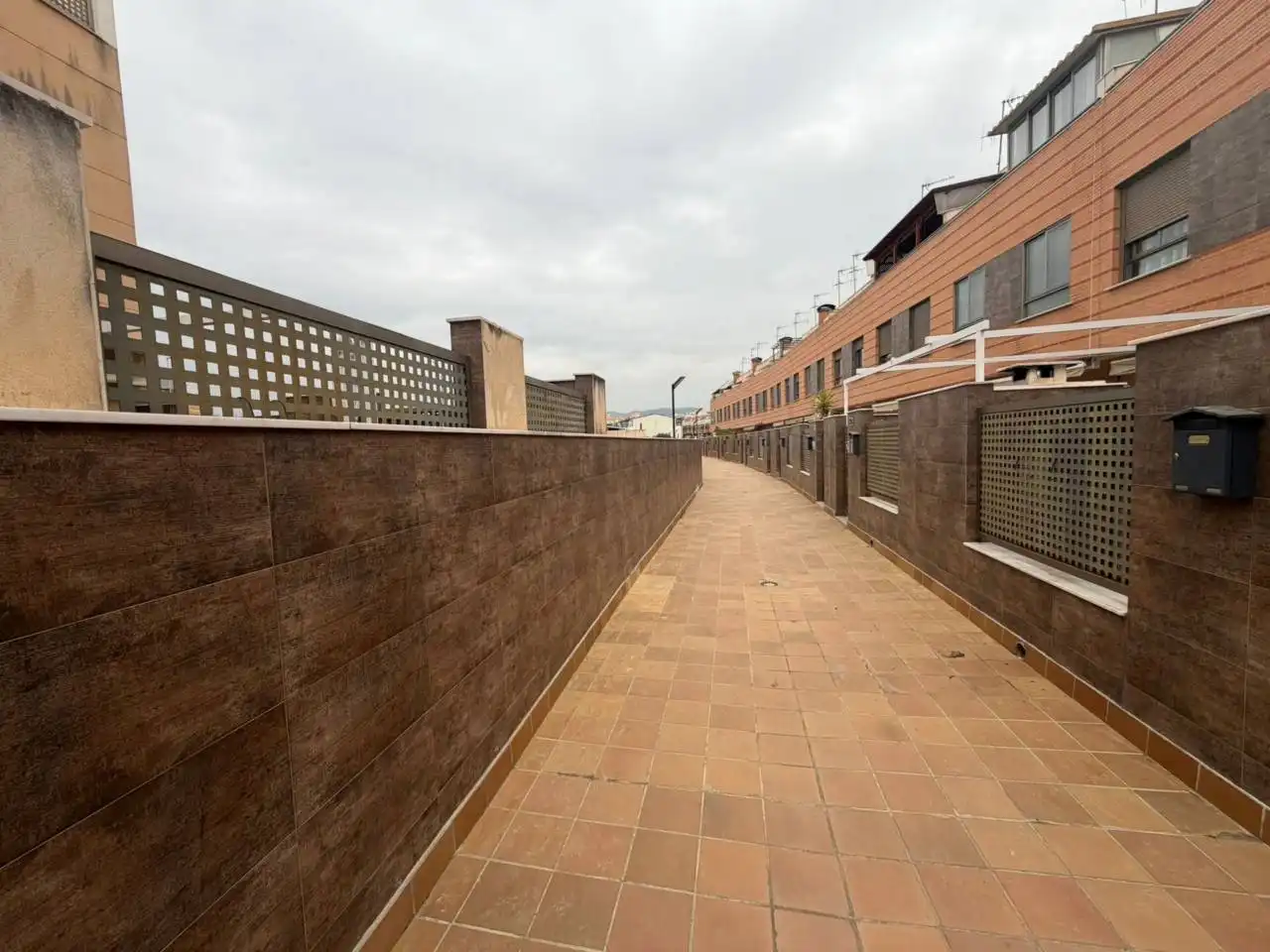 Vista exterior de Casa adosada en venda en Onda amb Aire condicionat, Calefacció i Terrassa