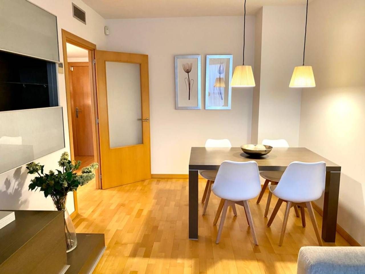 Dining room of Flat to rent in Sabadell  with Air Conditioner, Heating and Parquet flooring
