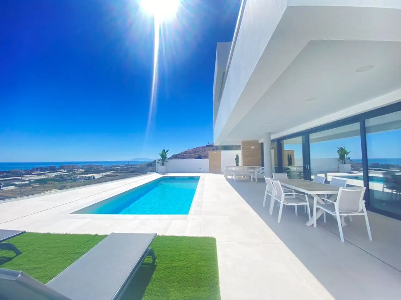 Terrassa de Casa o xalet en venda en Nerja amb Aire condicionat, Calefacció i Jardí privat
