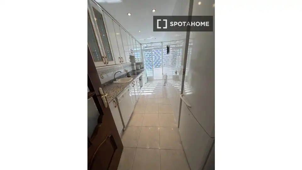 Kitchen of Flat for rent in Madrid  with Air Conditioner, Heating and Furnished