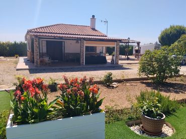 Casa amb piscina en venda a Calle LA BARRACA