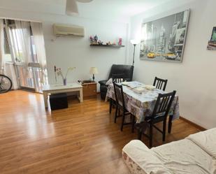 Living room of Flat for sale in  Sevilla Capital  with Private garden