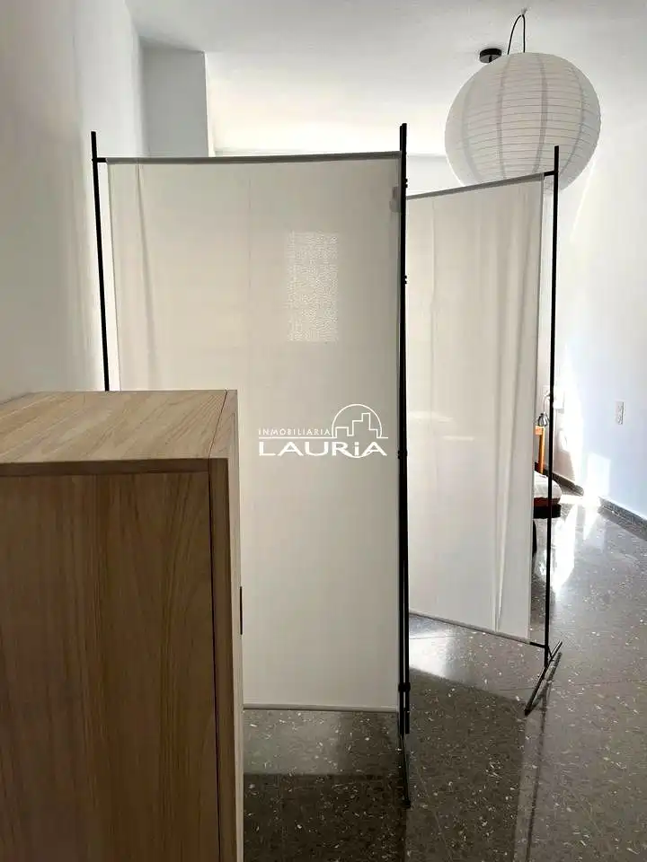 Habitación de Oficina de alquiler en Valencia con Aire acondicionado
