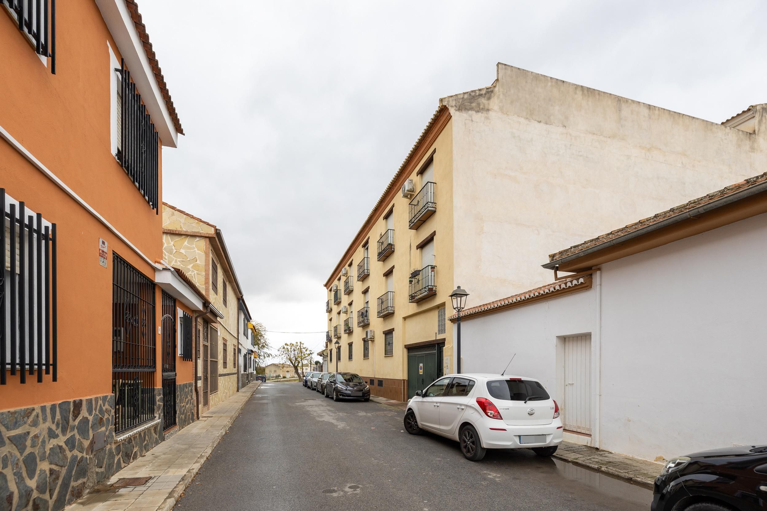 Exterior view of Apartment for sale in Láchar  with Air Conditioner and Storage room