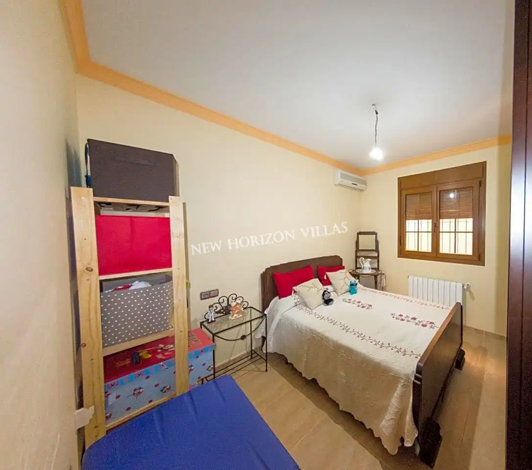 Dormitori de Casa o xalet en venda en Zurgena amb Aire condicionat, Terrassa i Piscina