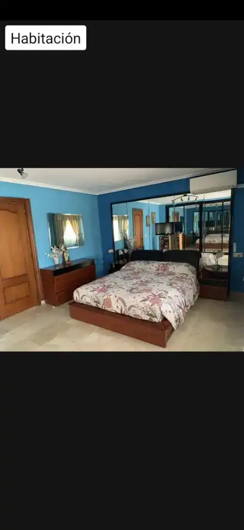 Dormitori de Casa adosada en venda en Benalmádena amb Aire condicionat i Balcó