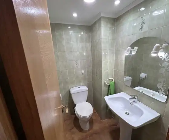 Bathroom of Flat for sale in Valencia  with Air Conditioner, Heating and Terrace