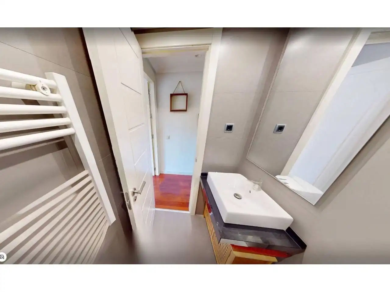 Bathroom of Attic for rent in Carabanchel