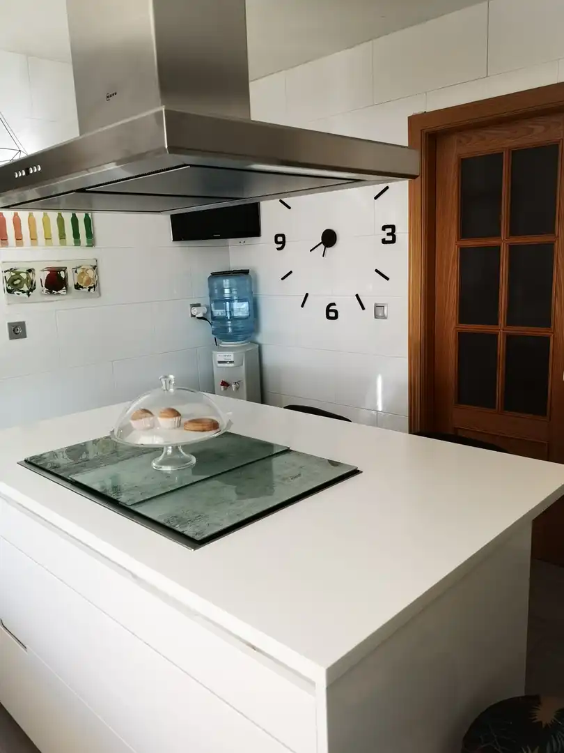 Cocina de Casa adosada en venta en Guadalajara con Aire acondicionado, Calefacción y Jardín privado