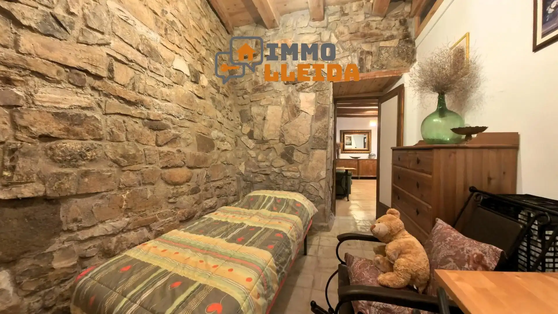 Casa adosada en venda en Montoliu de Segarra amb Moblat