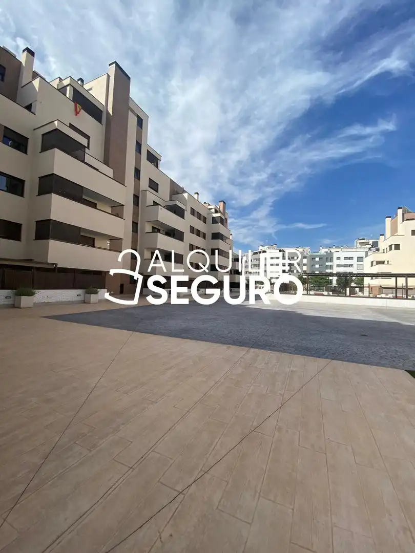 Exterior view of Flat for rent in Azuqueca de Henares  with Heating, Terrace and Swimming Pool