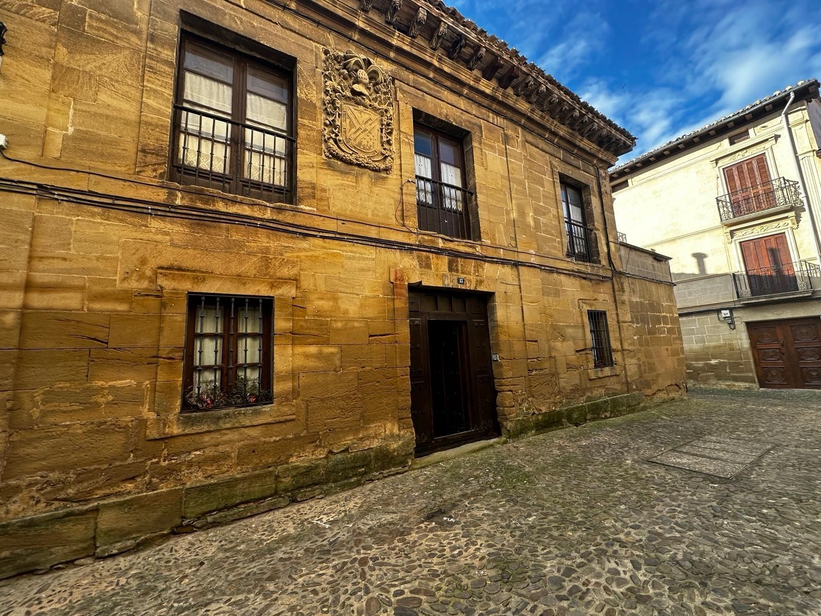 Exterior view of House or chalet for sale in Briones  with Private garden, Terrace and Storage room