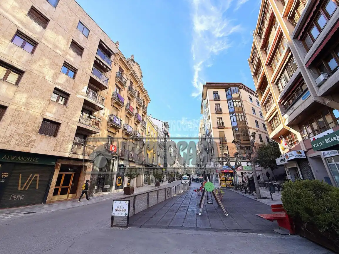 Wohnung zum Verkauf in C. Carretería, Centro